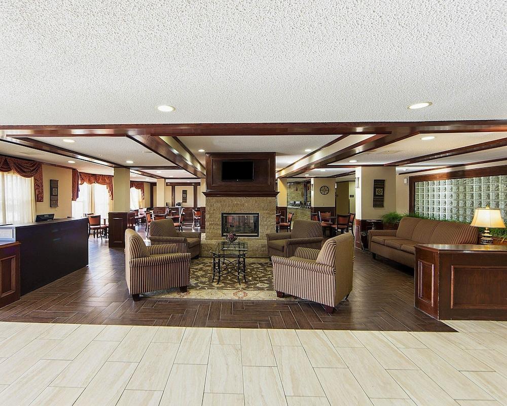 Quality Addison-dallas Hotel