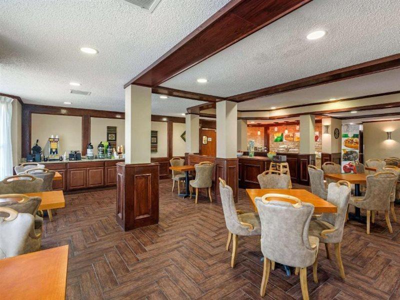 Hotel Quality Addison-dallas