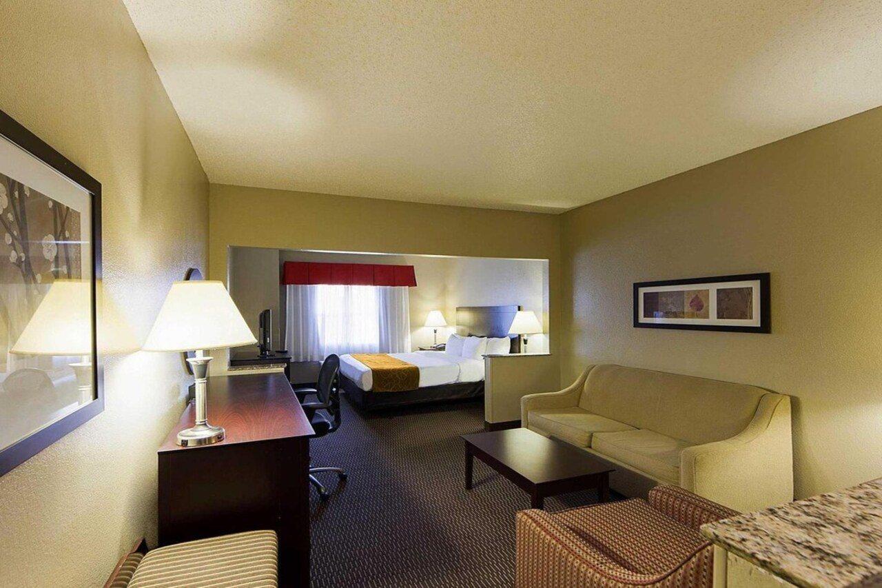 Quality Addison-dallas Hotel