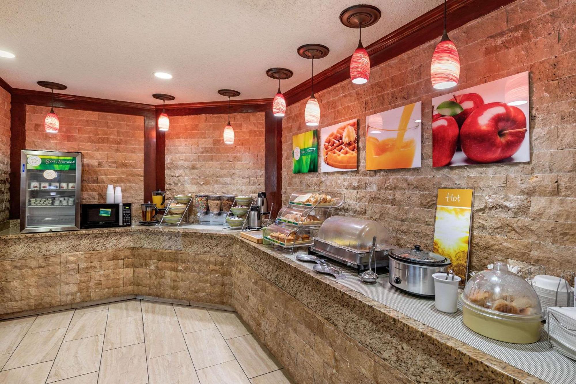 Quality Addison-dallas 3* Addison