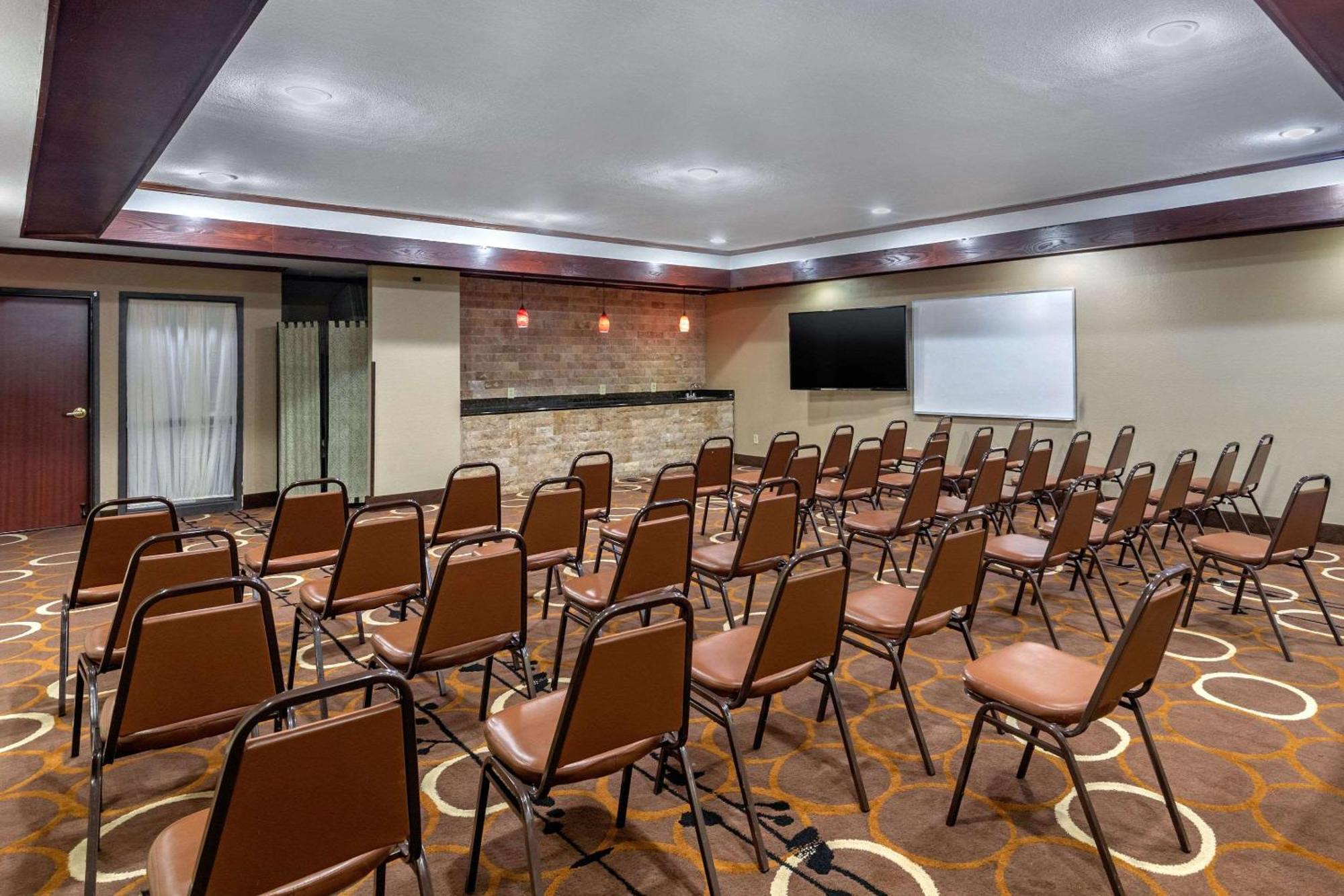 Quality Addison-dallas Hotel Addison