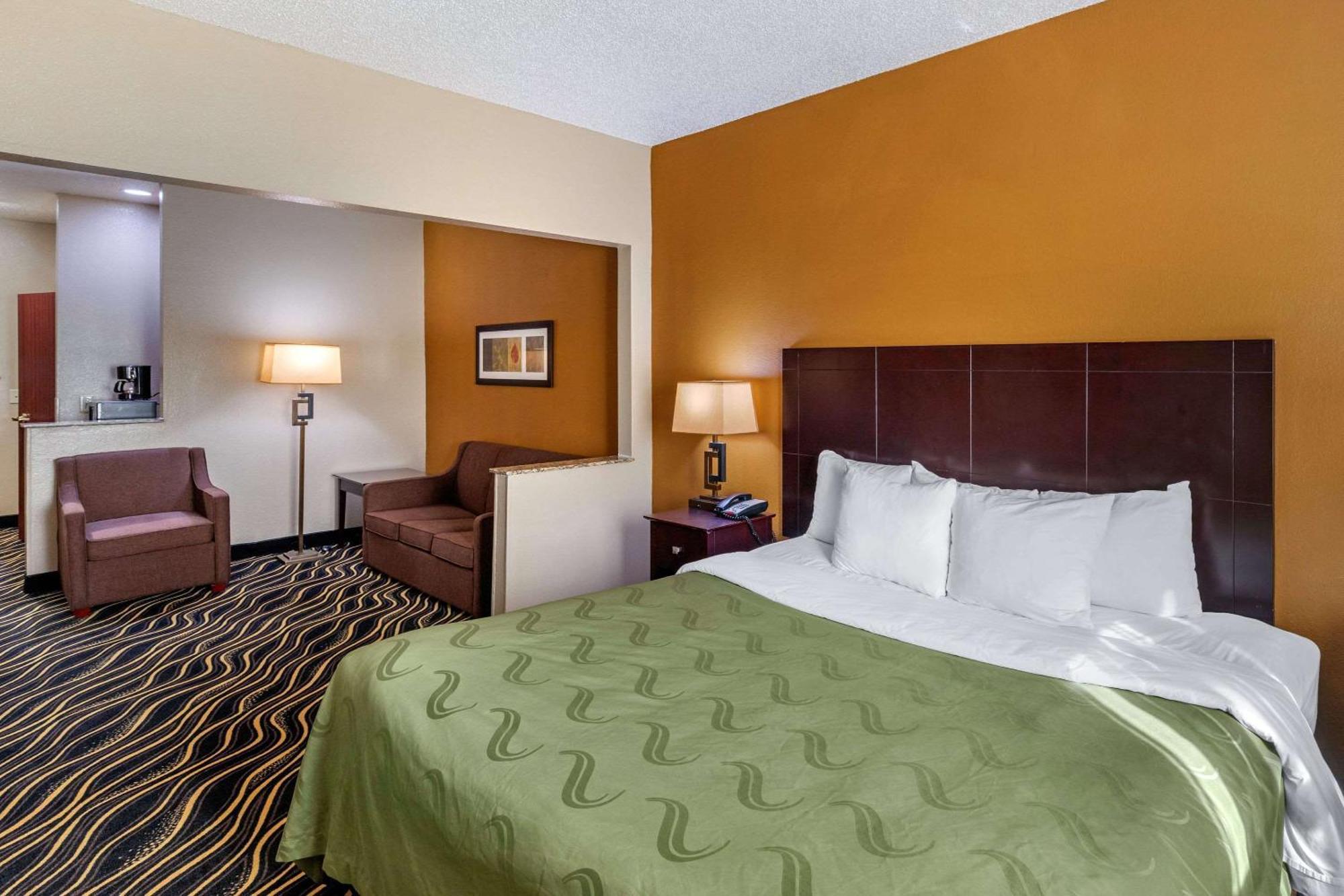 Quality Addison-dallas Hotel 3*