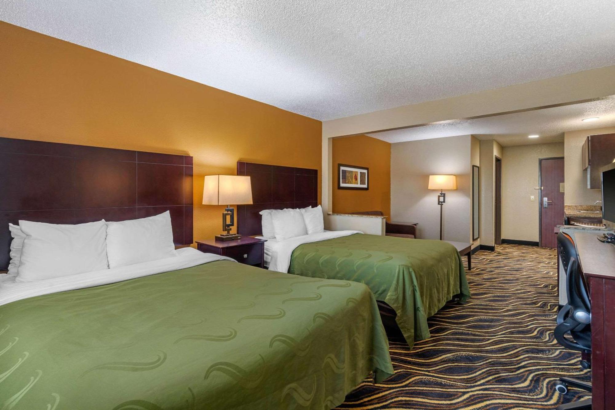 Hotel Quality Addison-dallas 3*