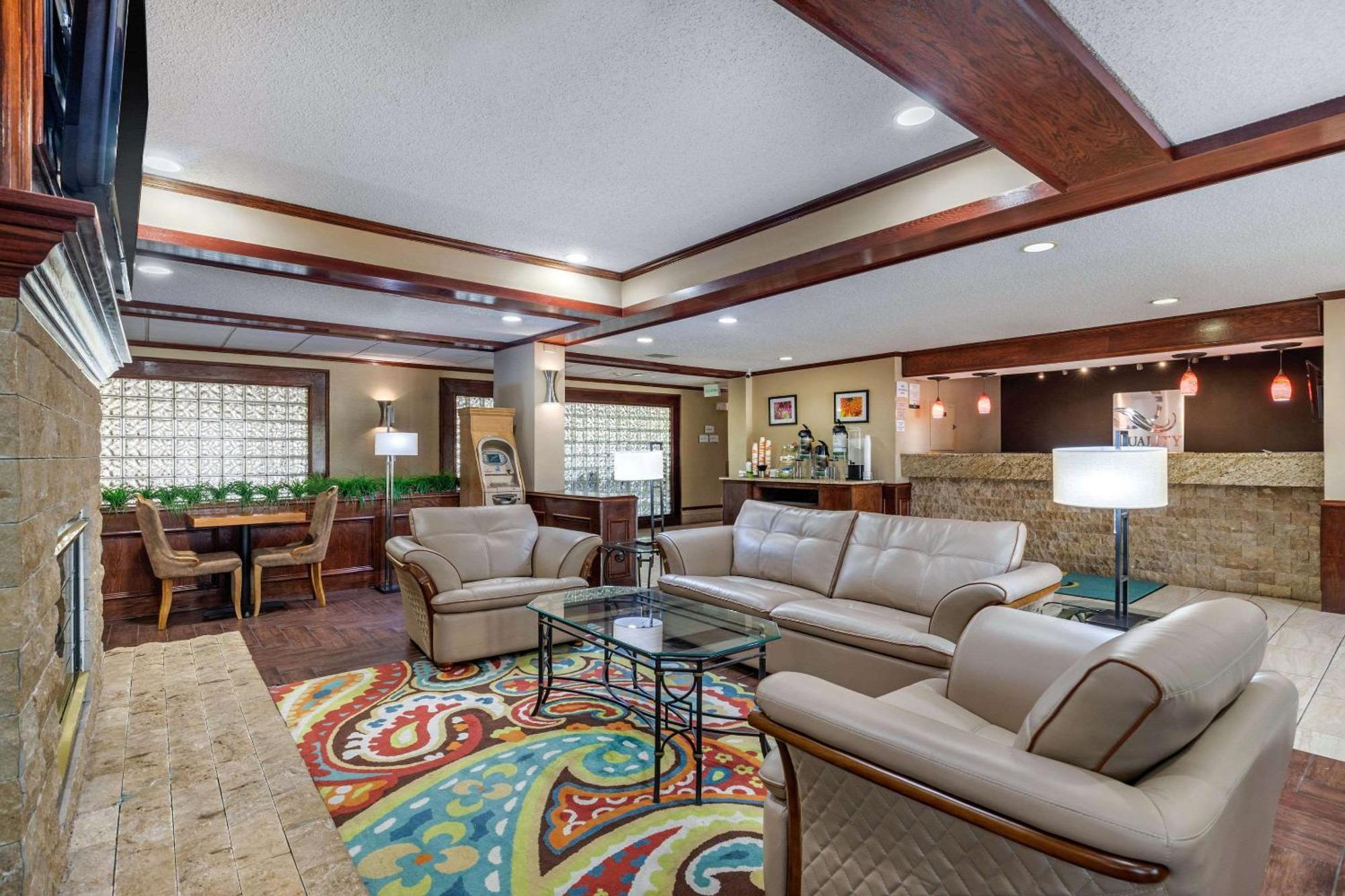 Quality Addison-dallas Hotel